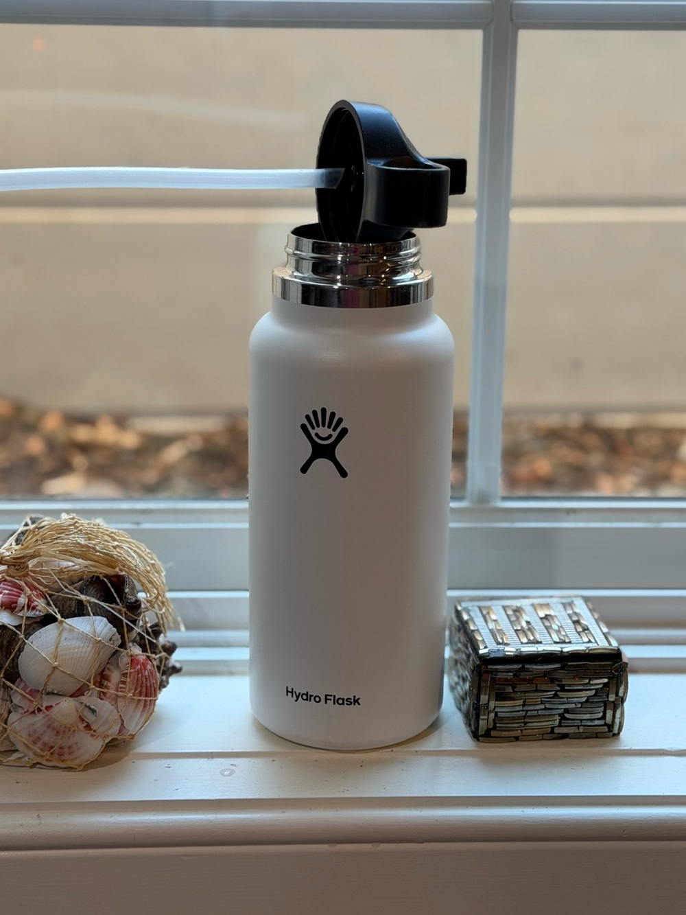 Hydro Flask 32 oz White Insulated Water Bottle Straw Lid Stainless Steel - Picture 3 of 5